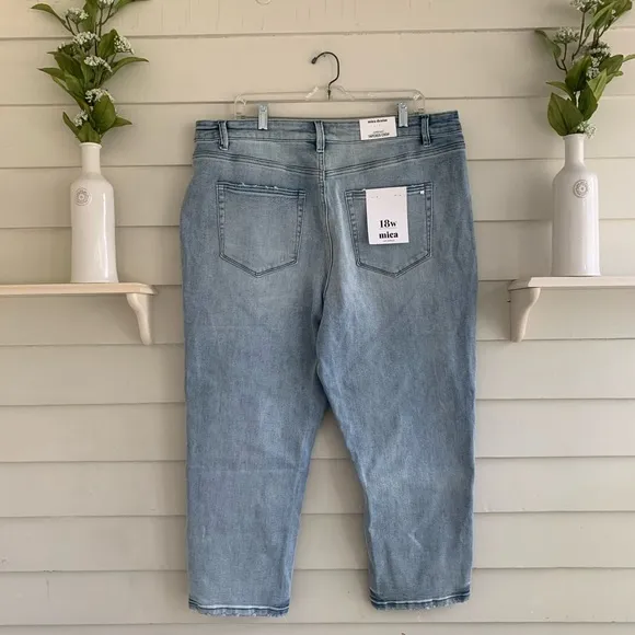 Mica Denim Super High Tapered Crop Jeans NWT Size 18W