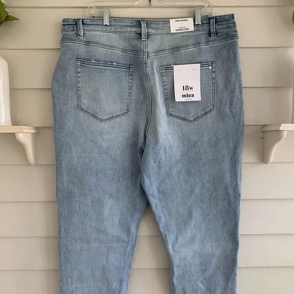 Mica Denim Super High Tapered Crop Jeans NWT Size 18W