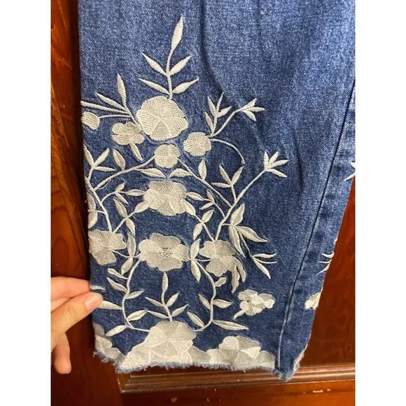 NWOT Anthropologie Pilcro Flare High Rise Jeans Floral Embroidery 29