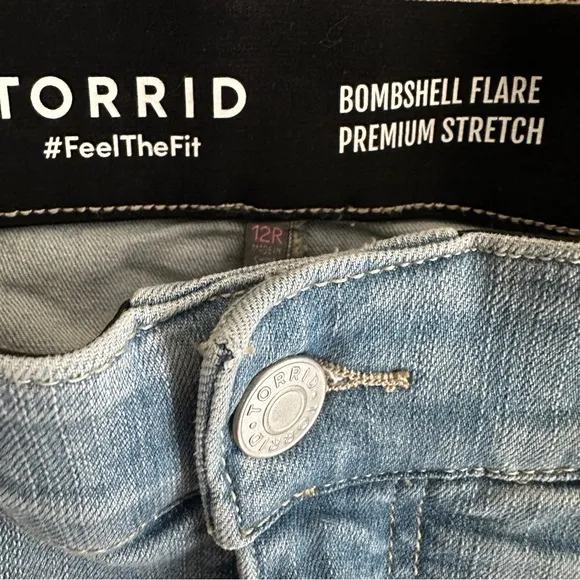 NWOT Torrid Bombshell Flare Premium Stretch High Rise Light Wash 12 R