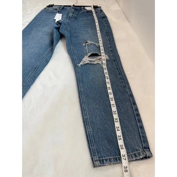 NWT TopShop Size US 6 Mom Jeans Ripped High Waited, Tapered Leg MSRP$75