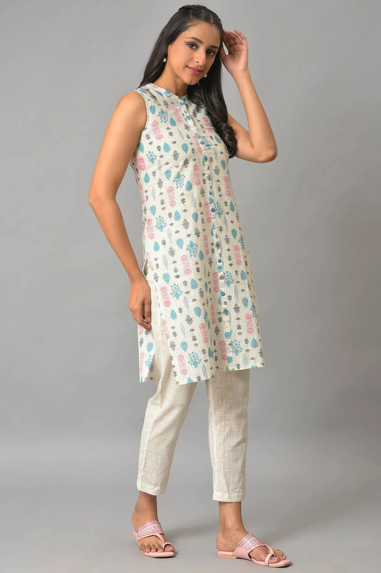 Off-White Floral Printed kurta With Trousers