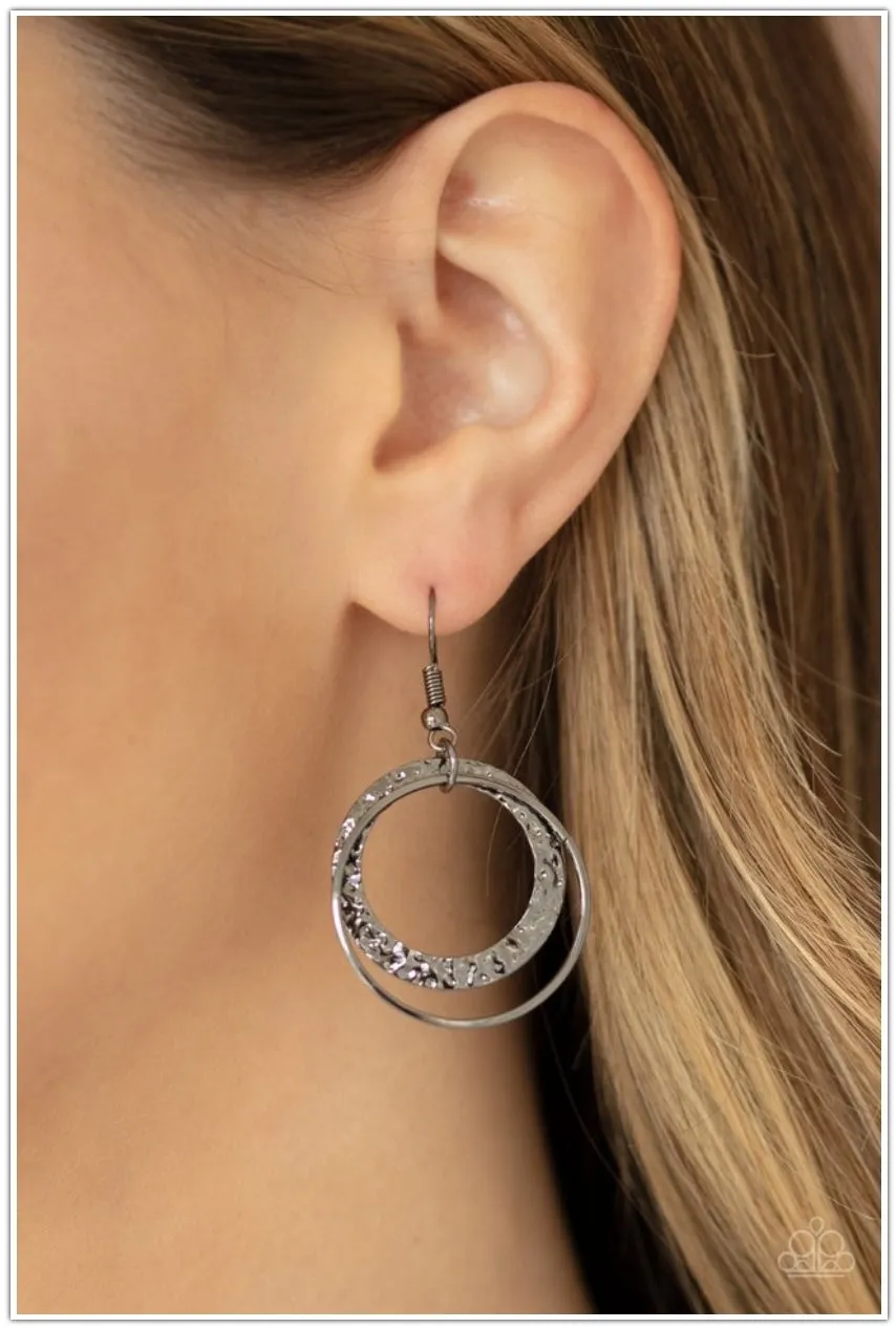 Paparazzi - Metro Eclipse - Black Necklace