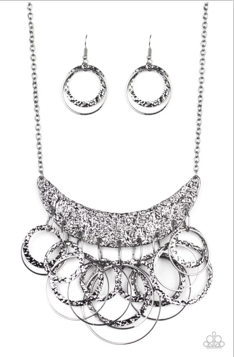 Paparazzi - Metro Eclipse - Black Necklace