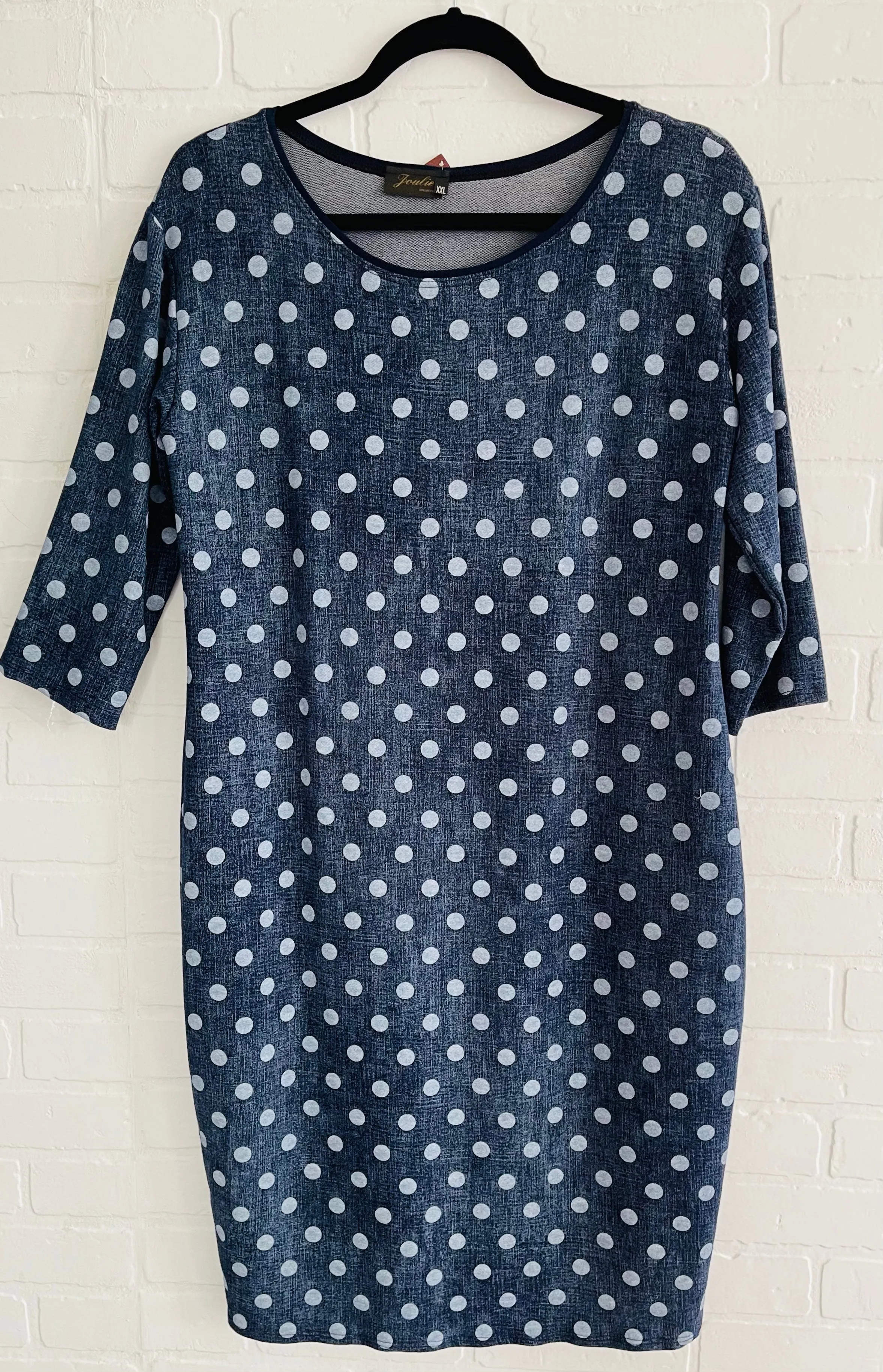 Polka dot Adele