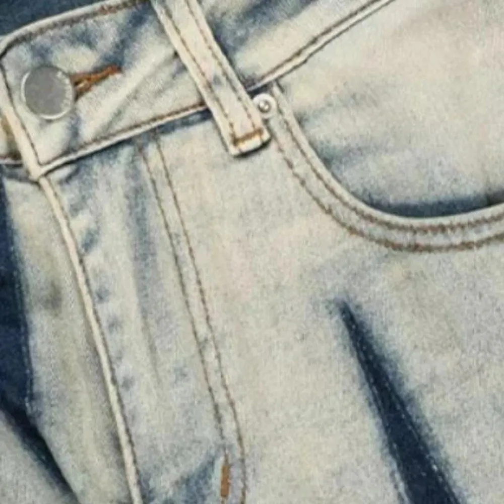"Distressed Denim Contrast" Jeans