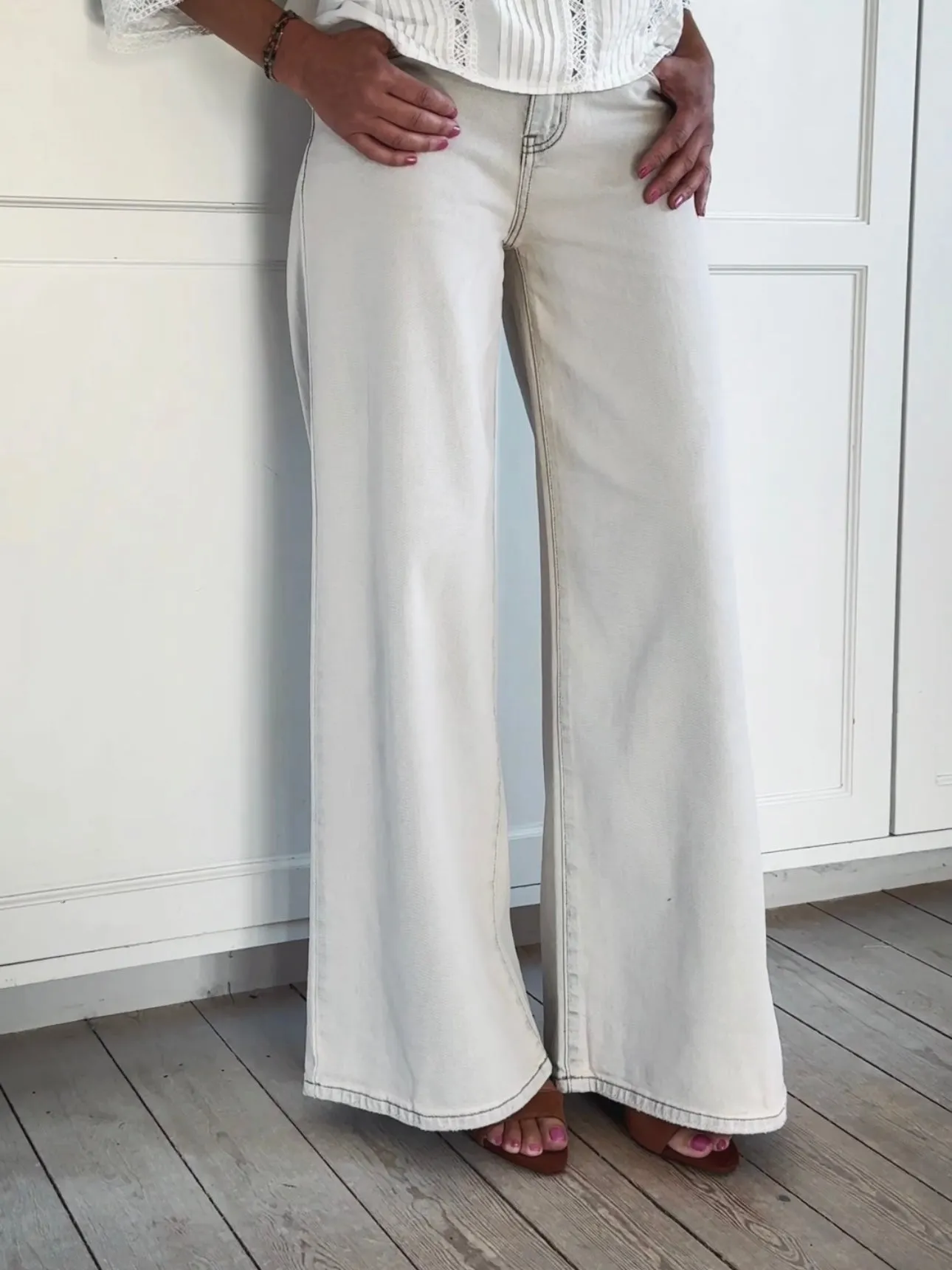 RELAXED LOOSE STRAIGHT LEG JEANS - LIGHT GREY