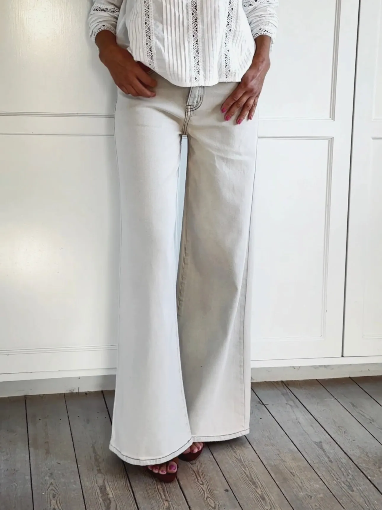 RELAXED LOOSE STRAIGHT LEG JEANS - LIGHT GREY