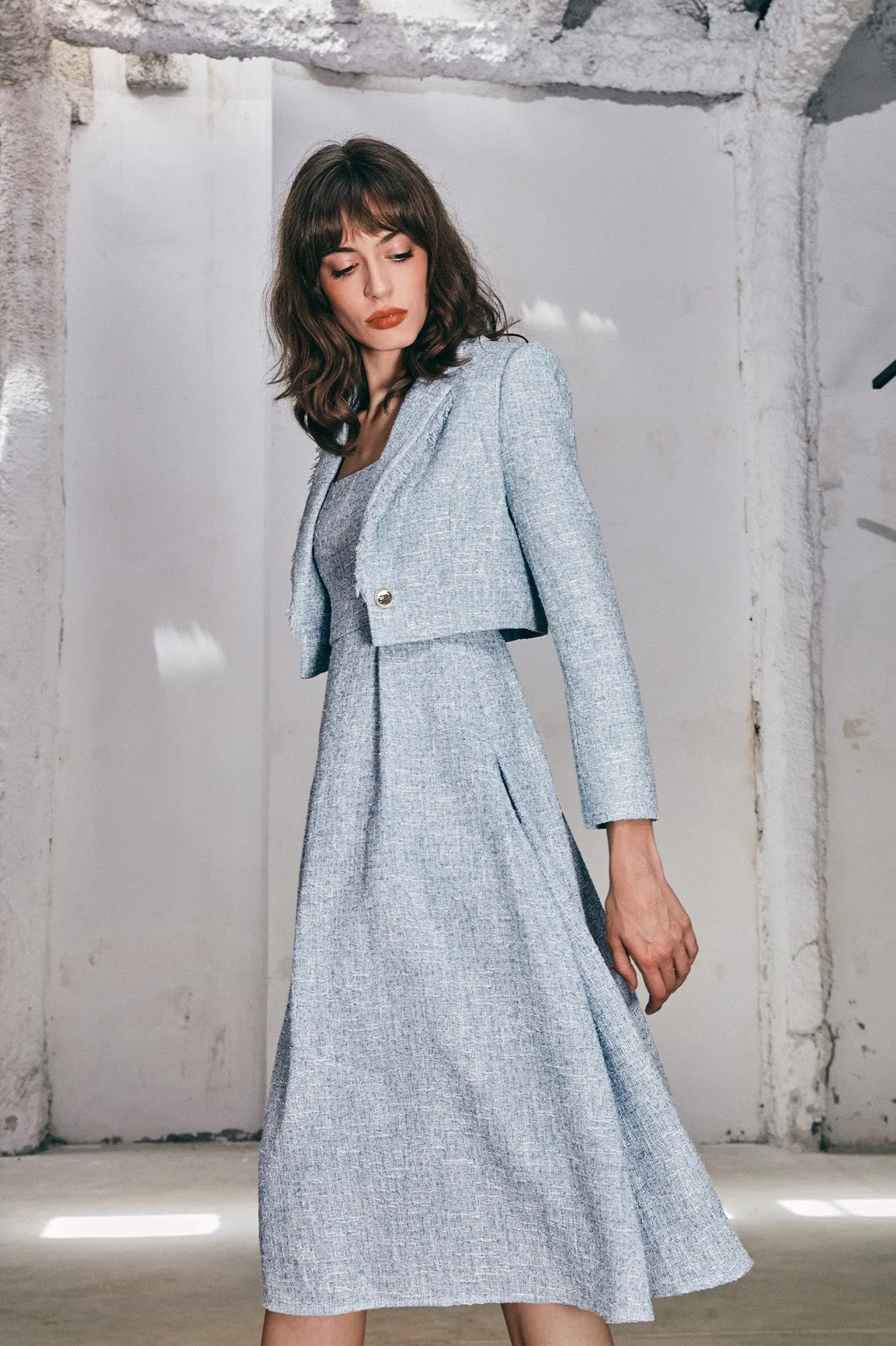SQUARE-NECKLINE DRESS IN BLUE