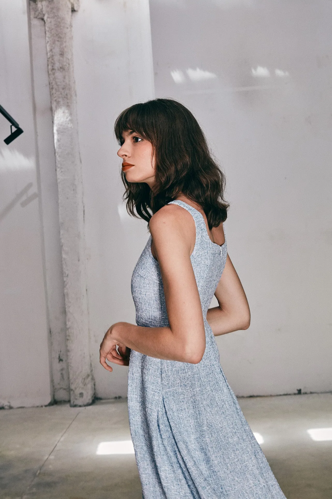 SQUARE-NECKLINE DRESS IN BLUE