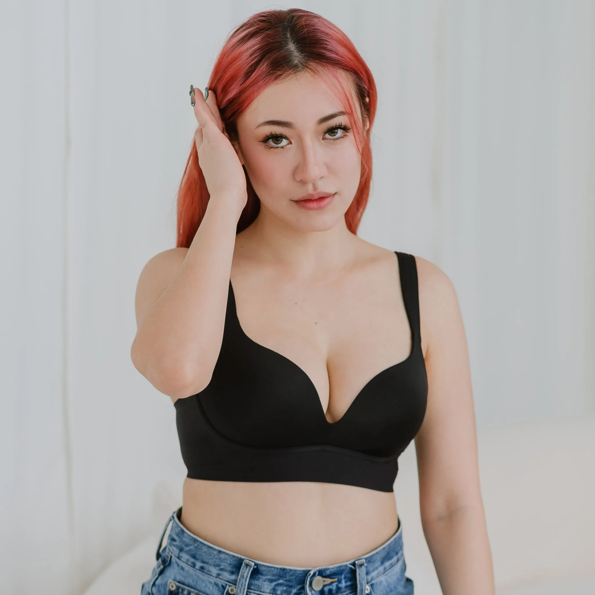 Support Plus! Low-Plunge U-Back Wireless Bra in Black