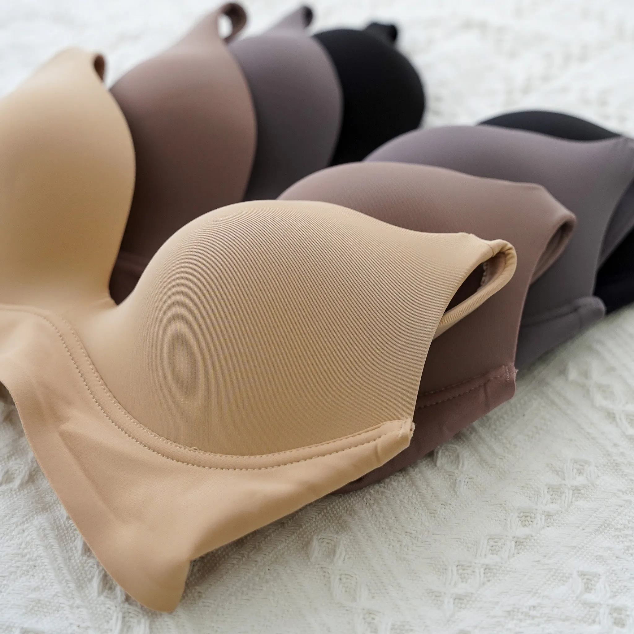 Support Plus! Low-Plunge U-Back Wireless Bra in Hojicha Buttercream