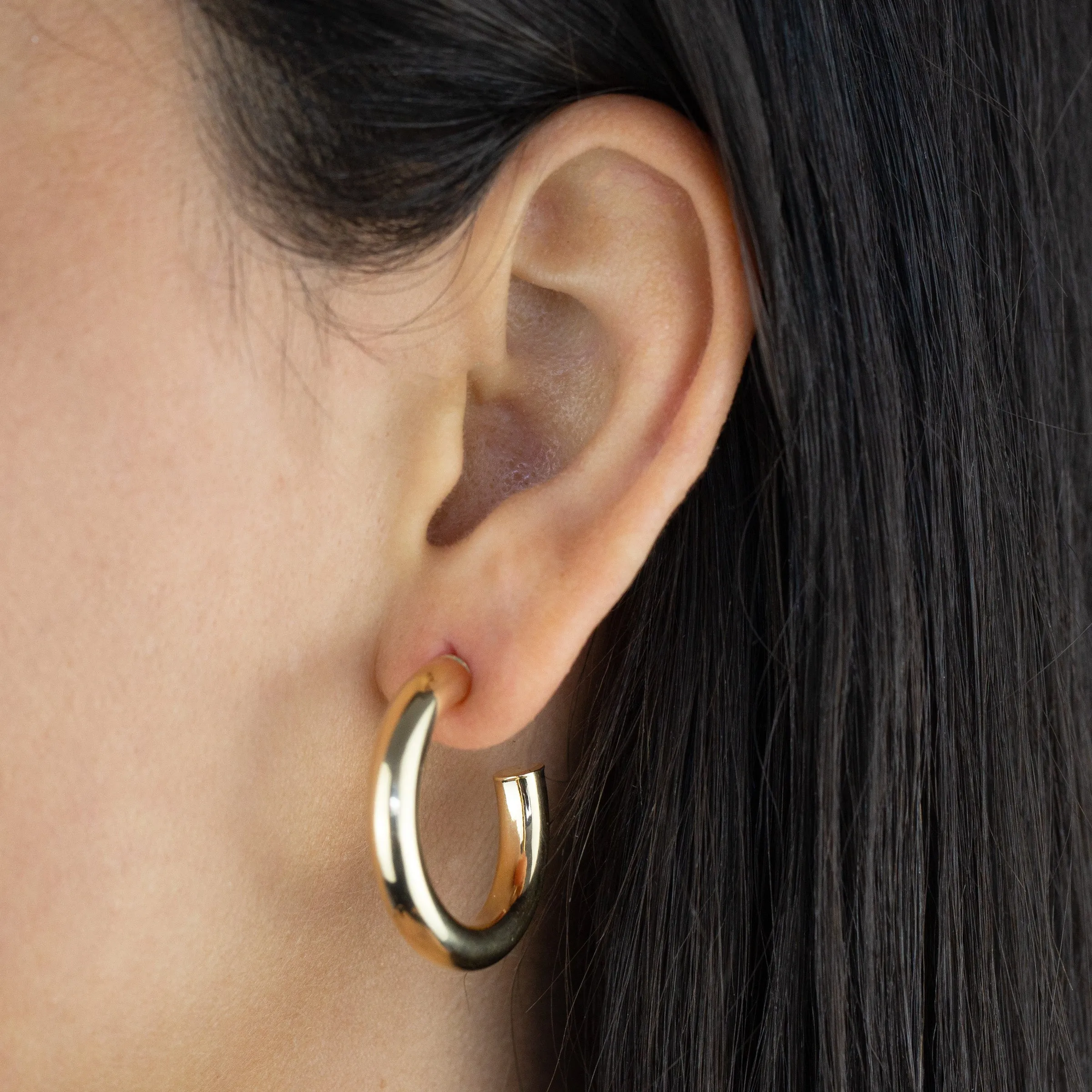 Thick Hollow Hoop Earring 14K